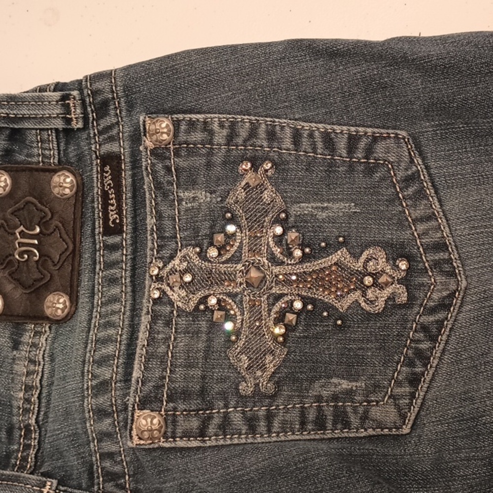 MISS ME FLEUR DE LIS BOOTCUT EMBROIDERED CRYSTAL STUDDED DISTRESSED JEANS